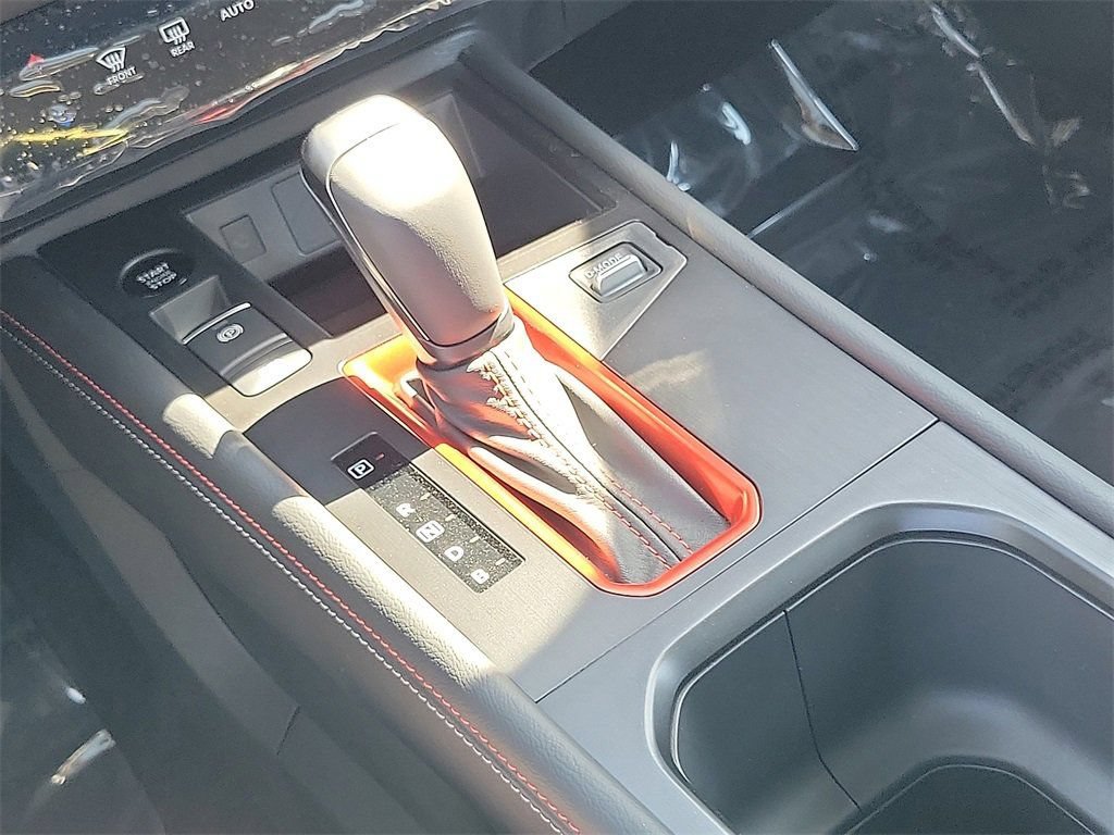 New 2026 Nissan Kicks SR w/ SR Premium Package FWD image 10