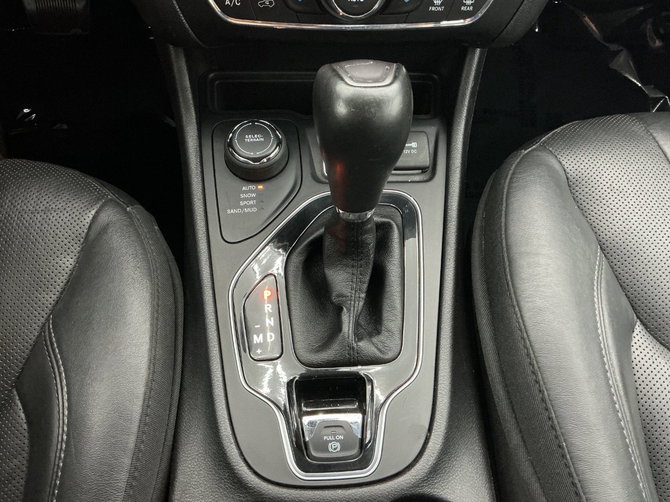 Used 2019 Jeep Cherokee Limited AWD/4WD image 36