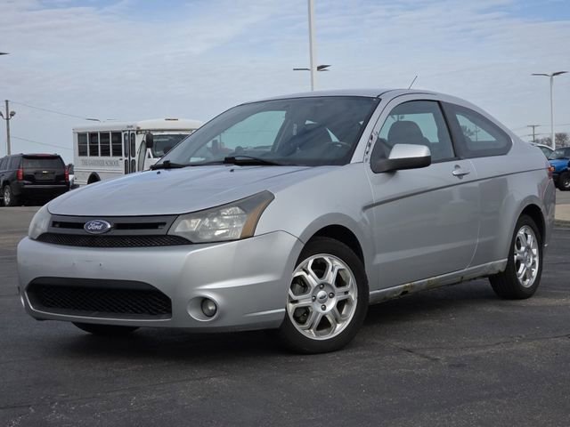 Used 2010 Ford Focus SE FWD image 2
