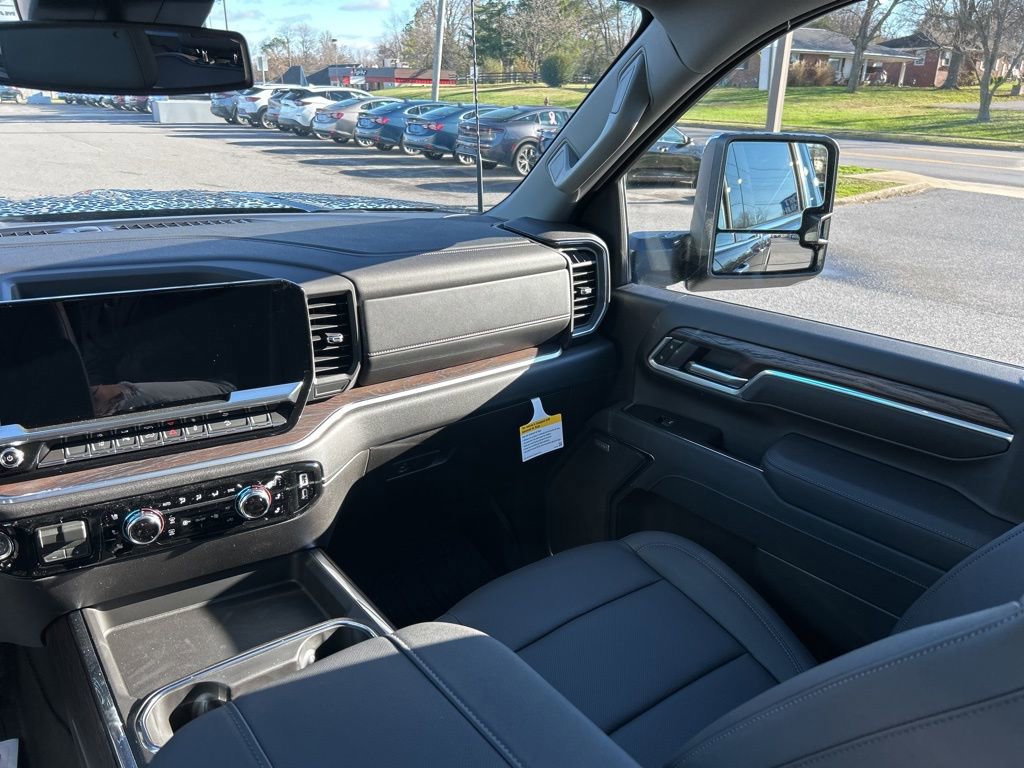 New 2026 GMC Sierra 2500 SLT w/ SLT Premium Package image 15