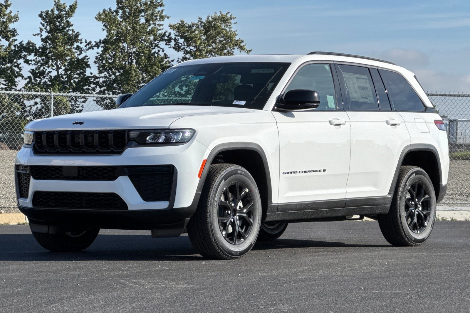 New 2026 Jeep Grand Cherokee Altitude AWD/4WD image 7