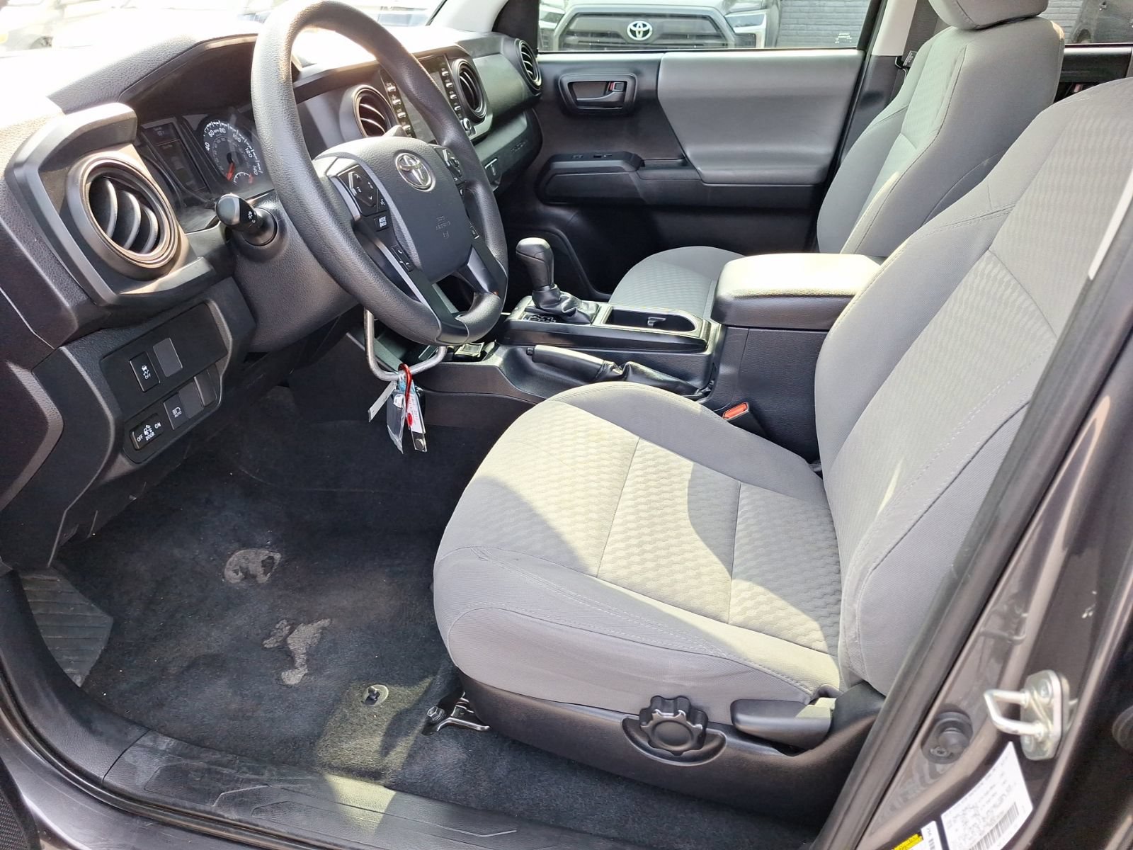 Used 2020 Toyota Tacoma SR w/ SR Convenience Package RWD image 12