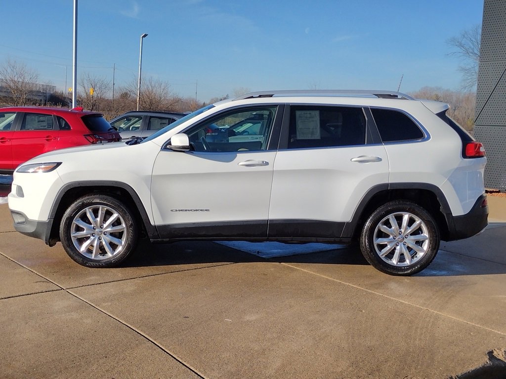 Used 2017 Jeep Cherokee Limited image 8