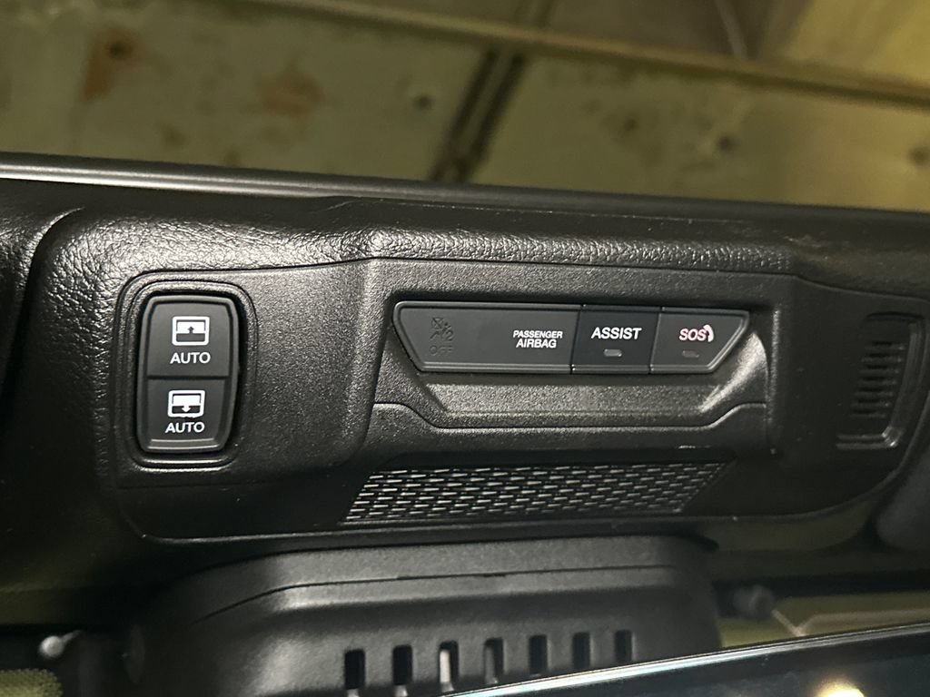 Used 2024 Jeep Wrangler High Altitude AWD/4WD image 28