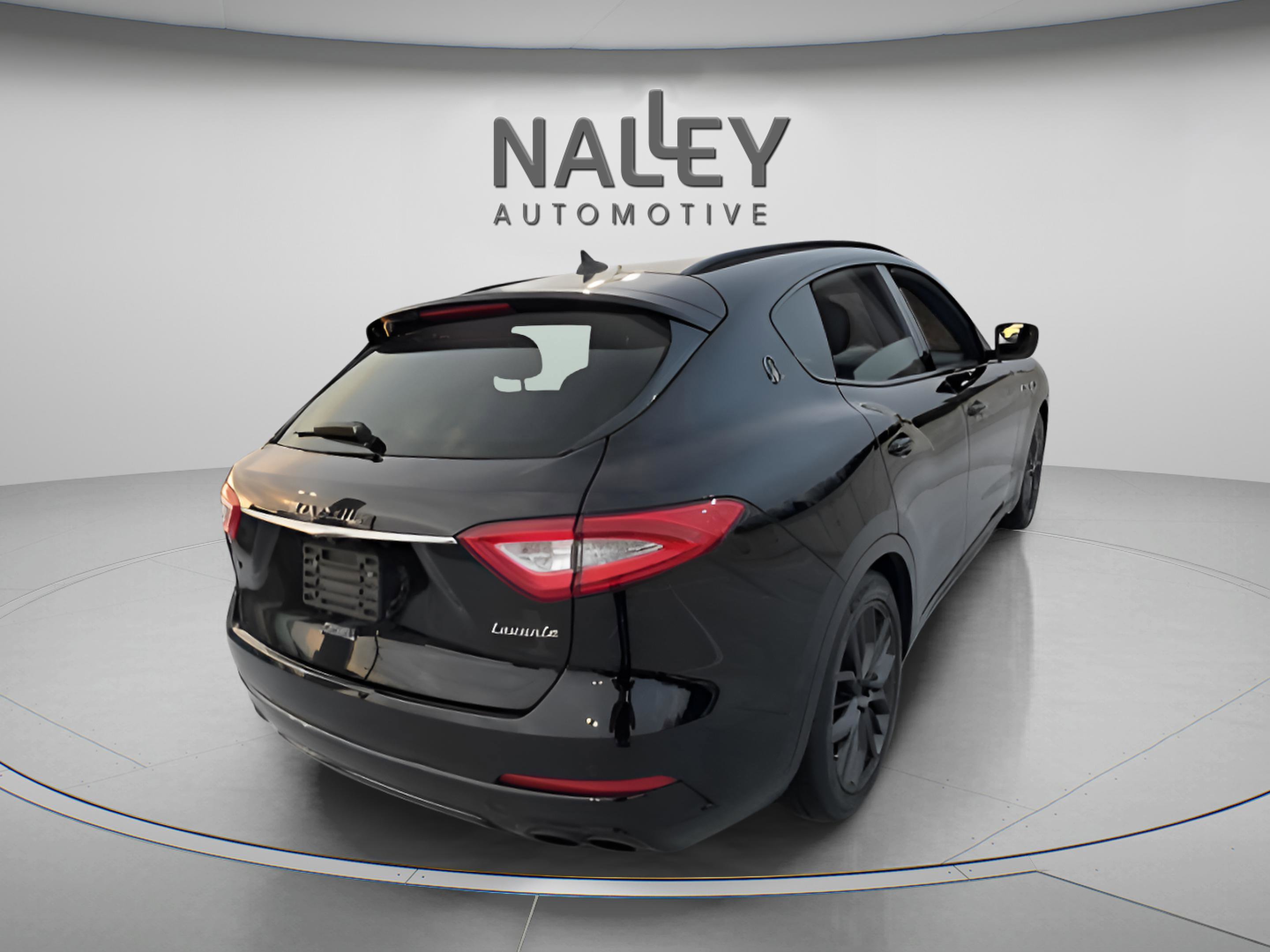 Used 2018 Maserati Levante image 5