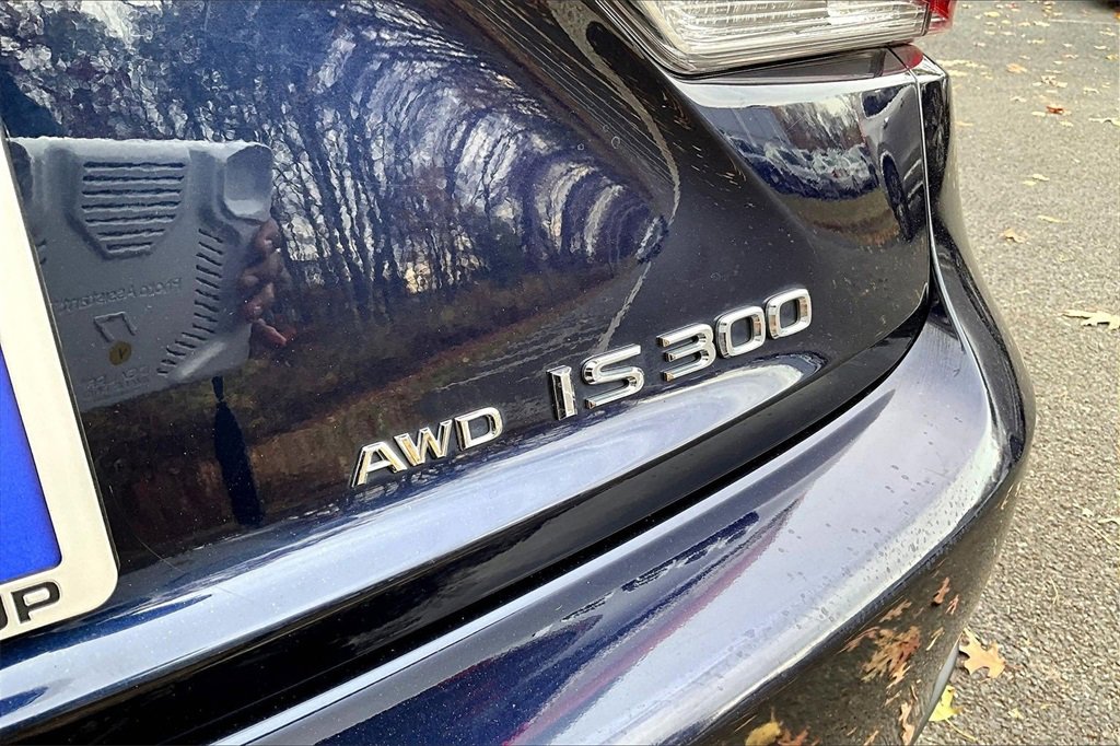 Used 2018 Lexus IS 300 AWD image 23