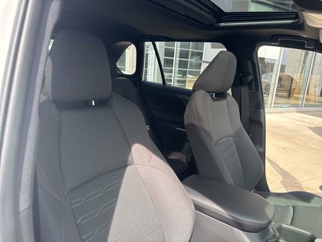 Used 2023 Toyota RAV4 SE w/ Weather & Moonroof Package image 32