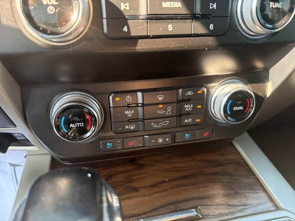 Used 2020 Ford F150 Lariat w/ Equipment Group 502A Luxury AWD/4WD image 11
