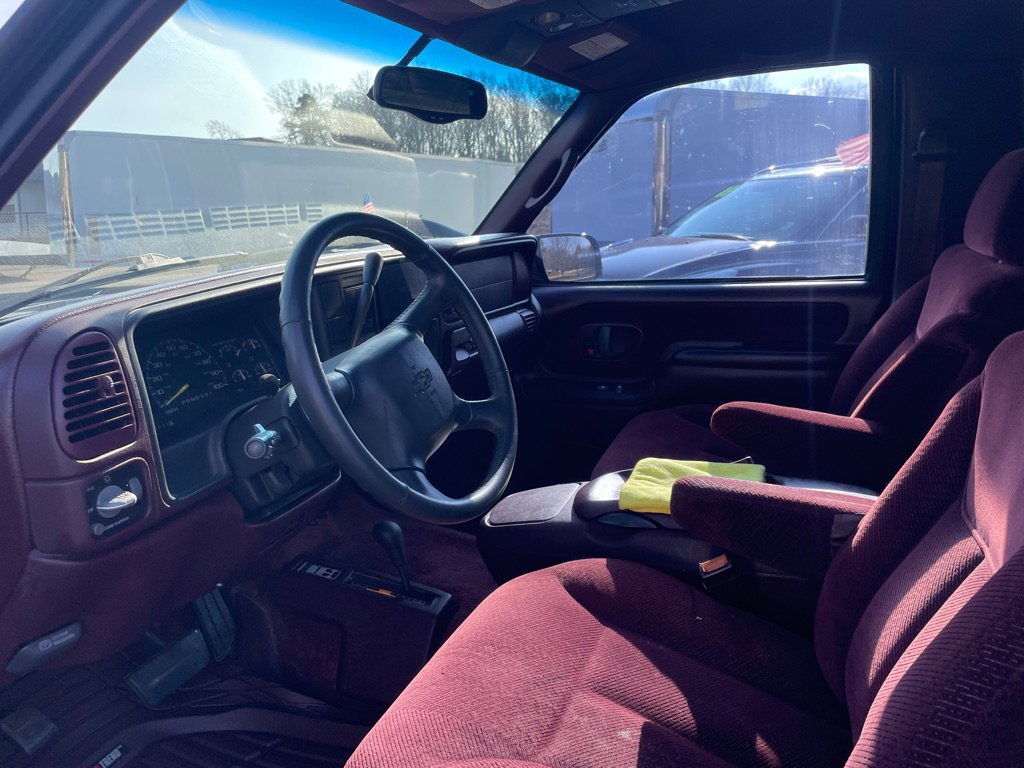 Used 1999 Chevrolet Tahoe 4WD 2-Door image 10