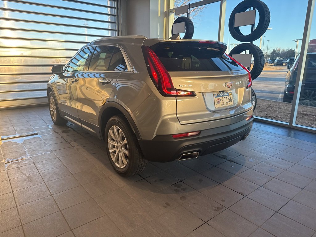 Used 2023 Cadillac XT4 Luxury w/ Cold Weather Package image 4