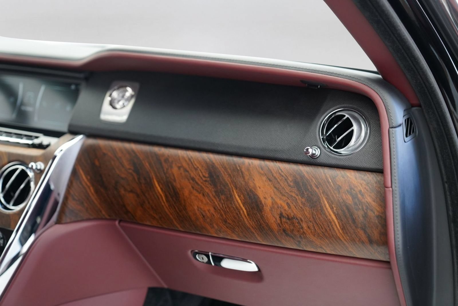 Certified 2020 Rolls-Royce Cullinan AWD/4WD image 41