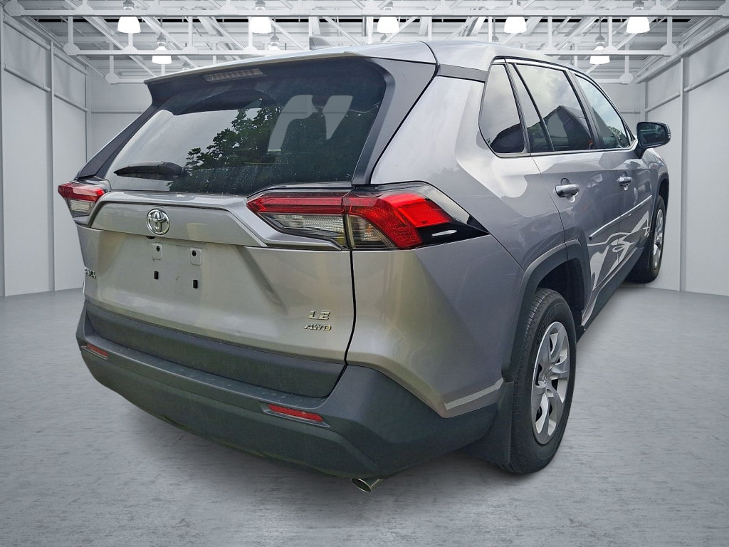 Used 2024 Toyota RAV4 LE AWD/4WD image 3