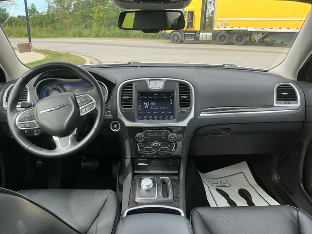 Used 2022 Chrysler 300 Touring L w/ Popular Equipment Group AWD/4WD image 21
