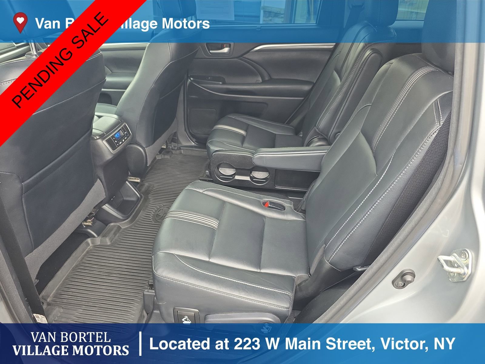Used 2018 Toyota Highlander SE image 27