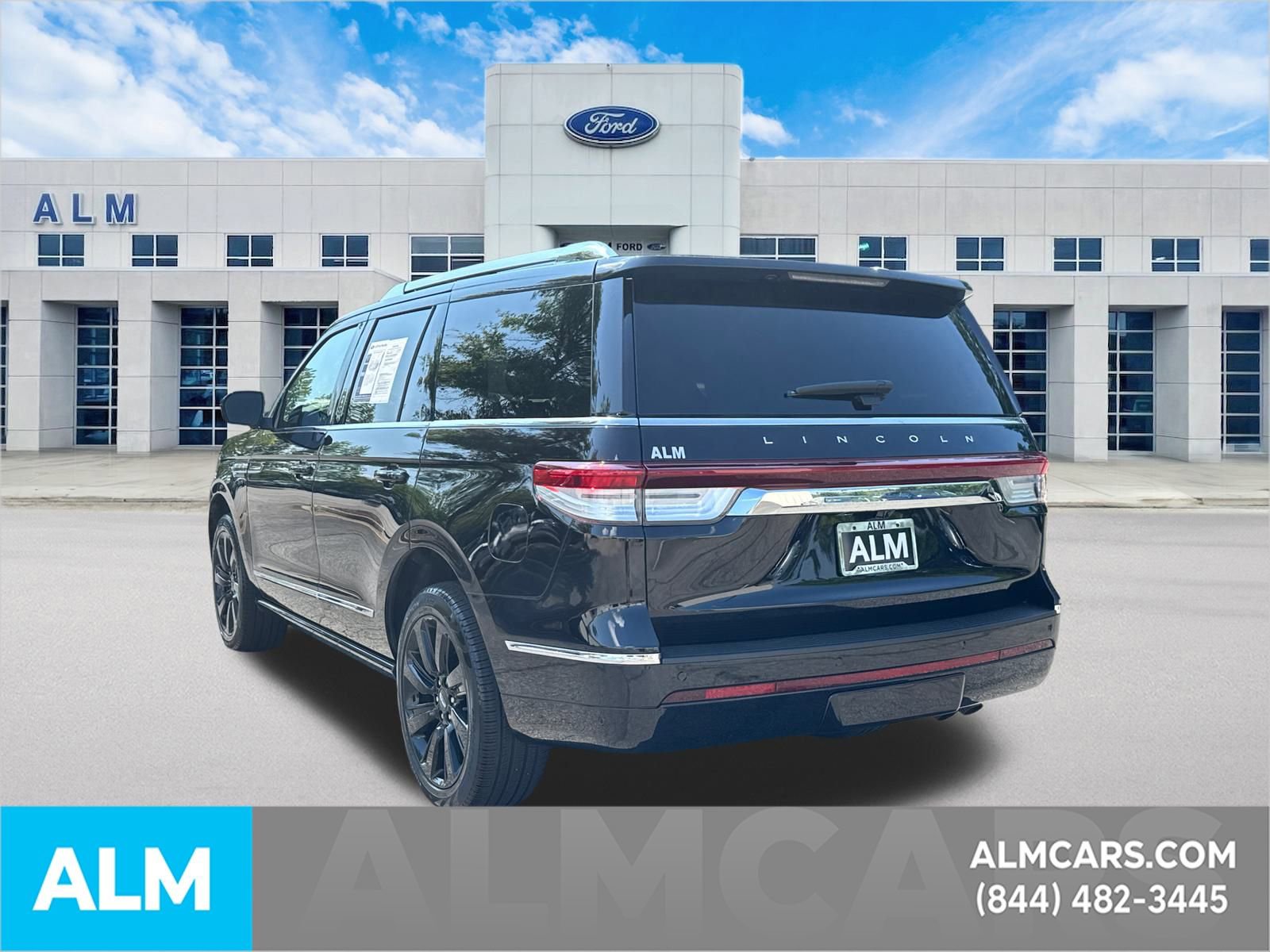 Used 2024 Lincoln Navigator Reserve w/ Monochromatic Package image 9