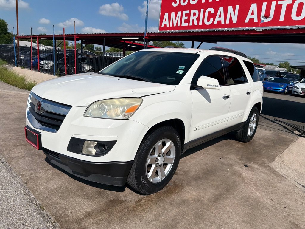 Used 2008 Saturn Outlook XR w/ Advanced Audio Package FWD image 3