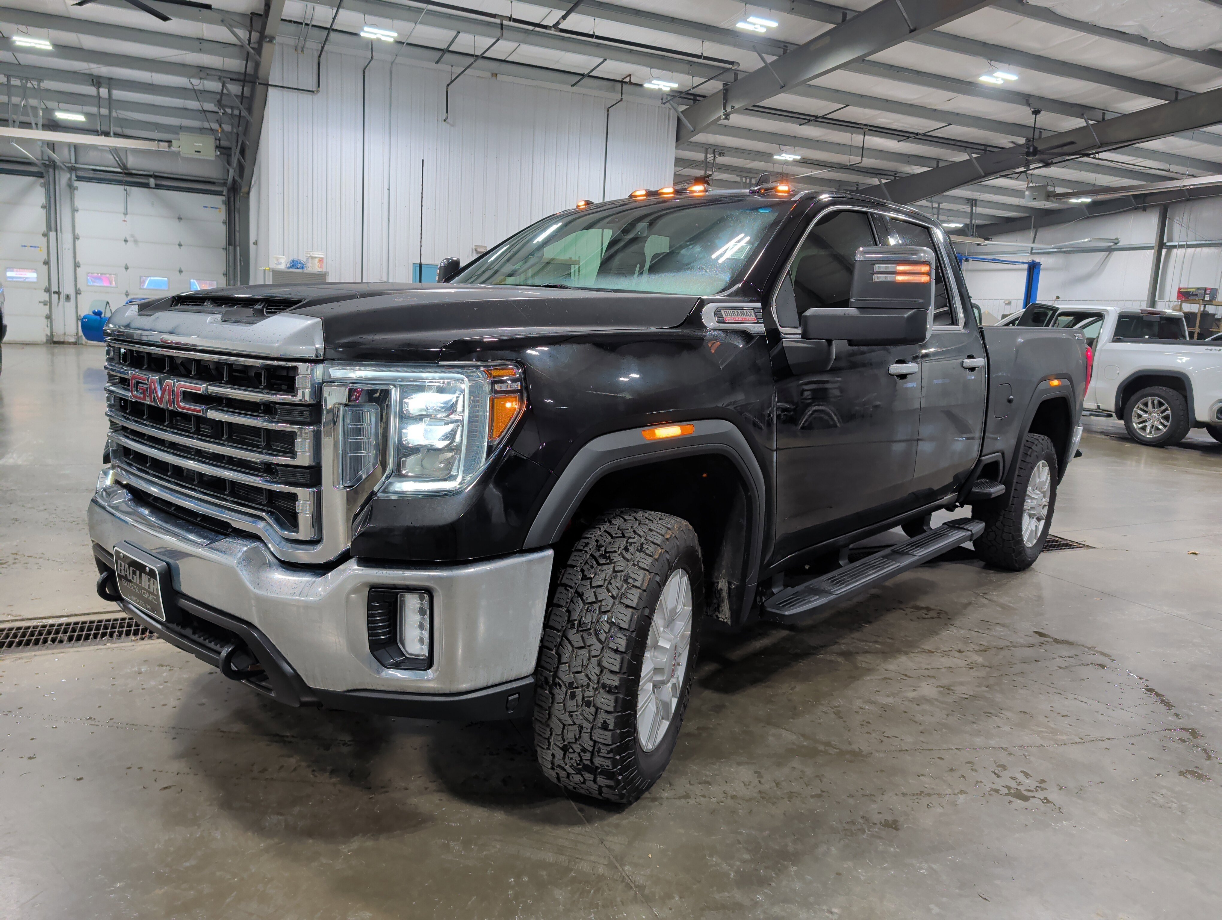 Used 2022 GMC Sierra 2500 SLT w/ X31 Off-Road Package image 6