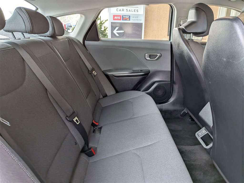 Used 2025 Kia K4 LXS image 28