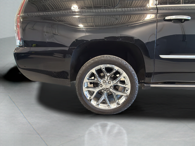 Used 2019 Cadillac Escalade ESV Platinum AWD/4WD image 21