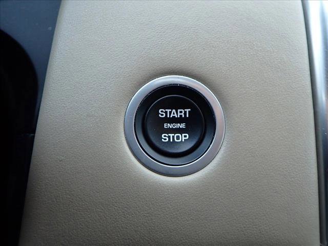 Used 2020 Land Rover Discovery Sport SE image 24