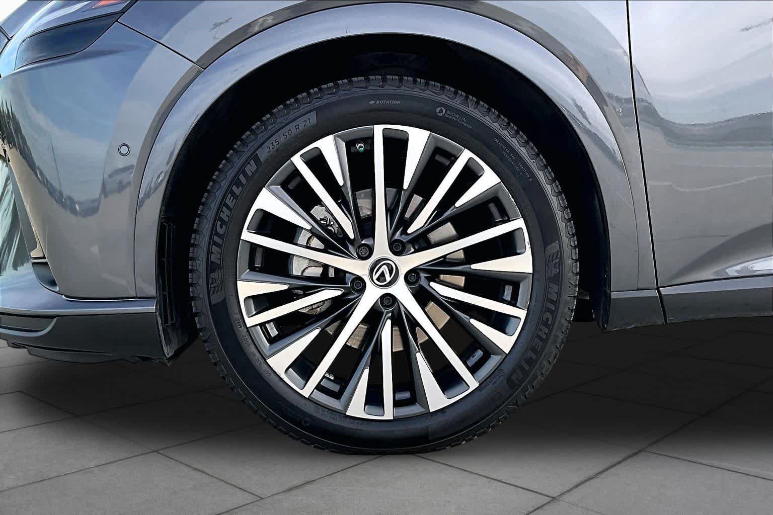 Used 2024 Lexus RX 350 Premium Plus w/ Convenience Package FWD image 10