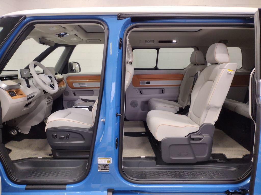 New 2025 Volkswagen ID. Buzz 1st Edition image 29