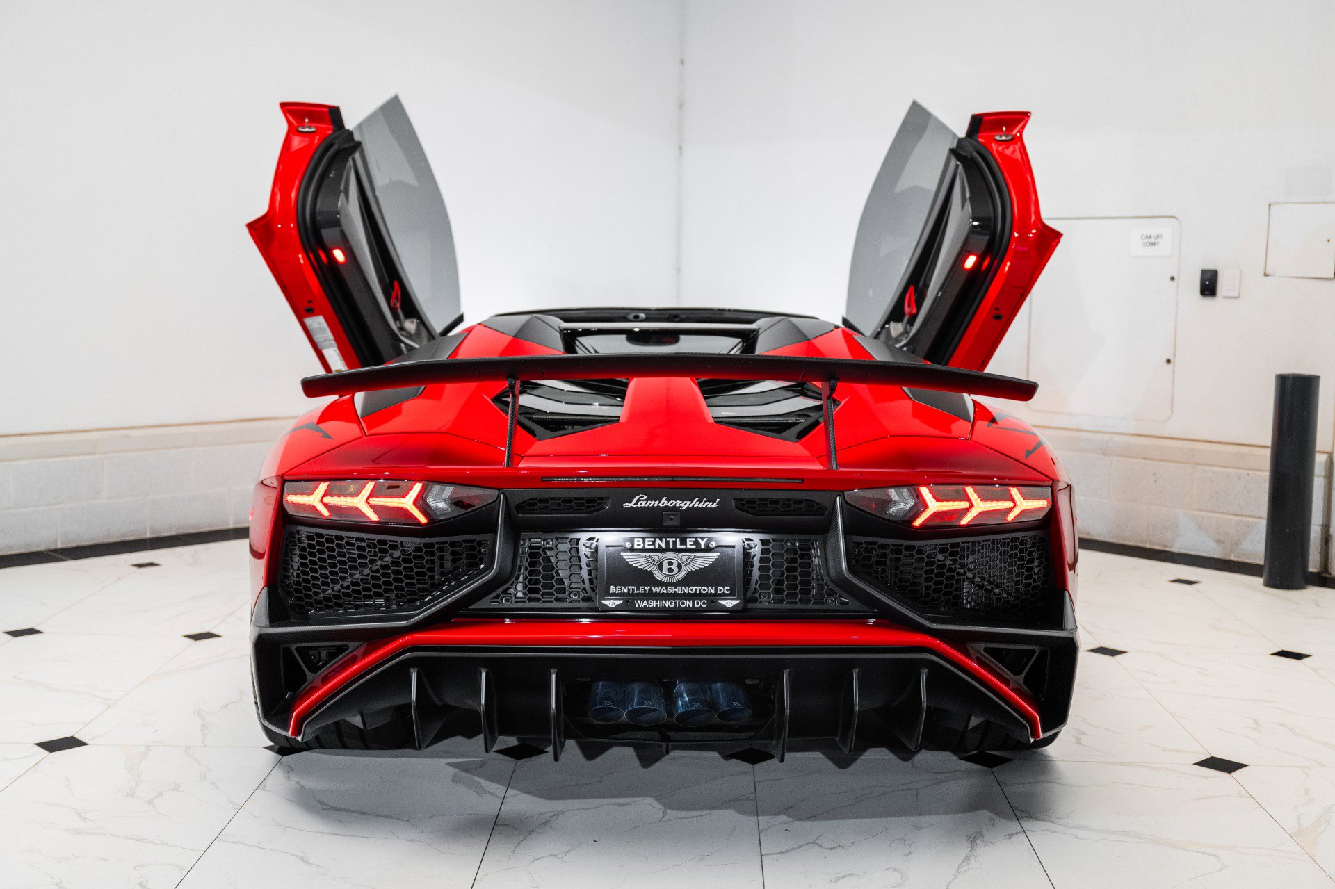 Used 2016 Lamborghini Aventador LP 750-4 Superveloce image 7
