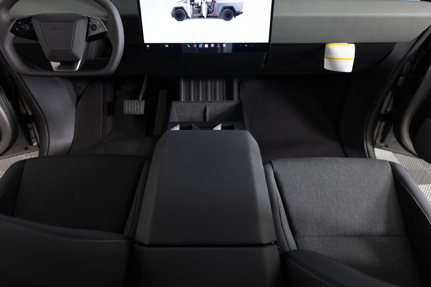 Used 2026 Tesla Cybertruck AWD Crew Cab image 37
