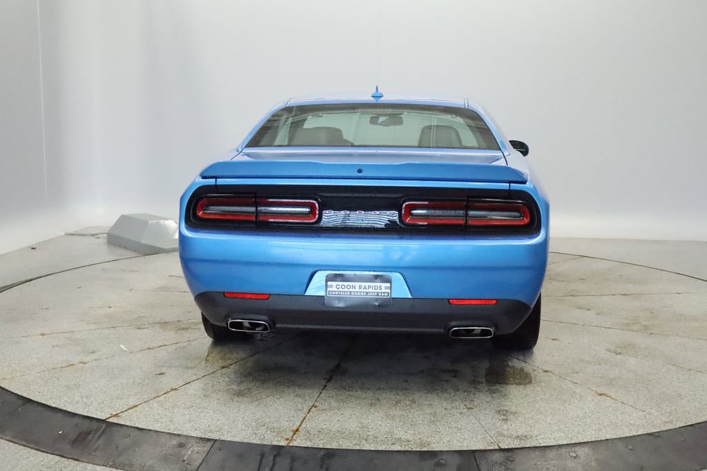 Used 2016 Dodge Challenger SXT Plus image 4