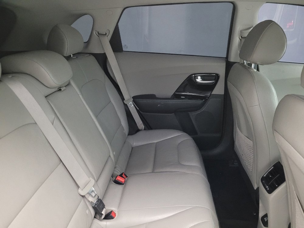 Used 2018 Kia Niro EX Premium image 19