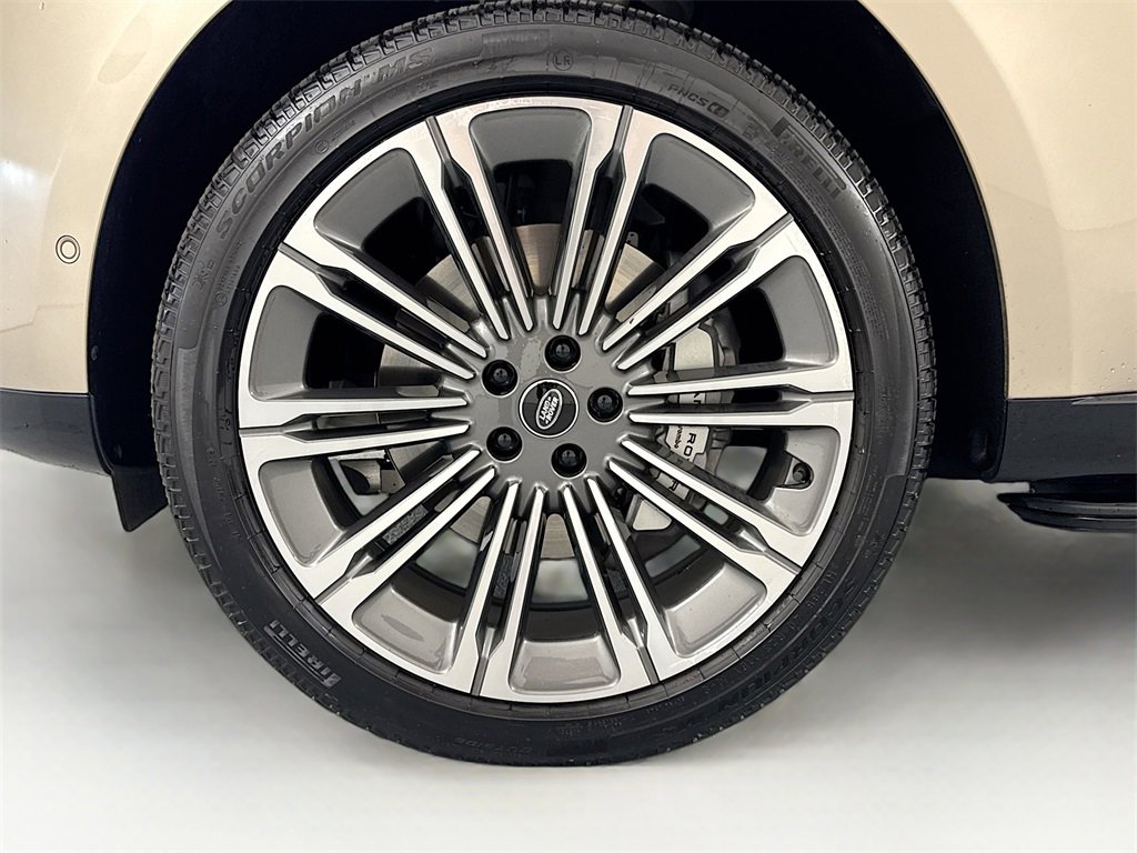 Used 2025 Land Rover Range Rover Long Wheelbase SE image 35
