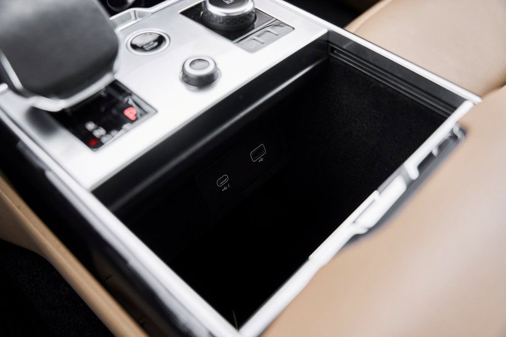 Used 2023 Land Rover Range Rover SE image 61