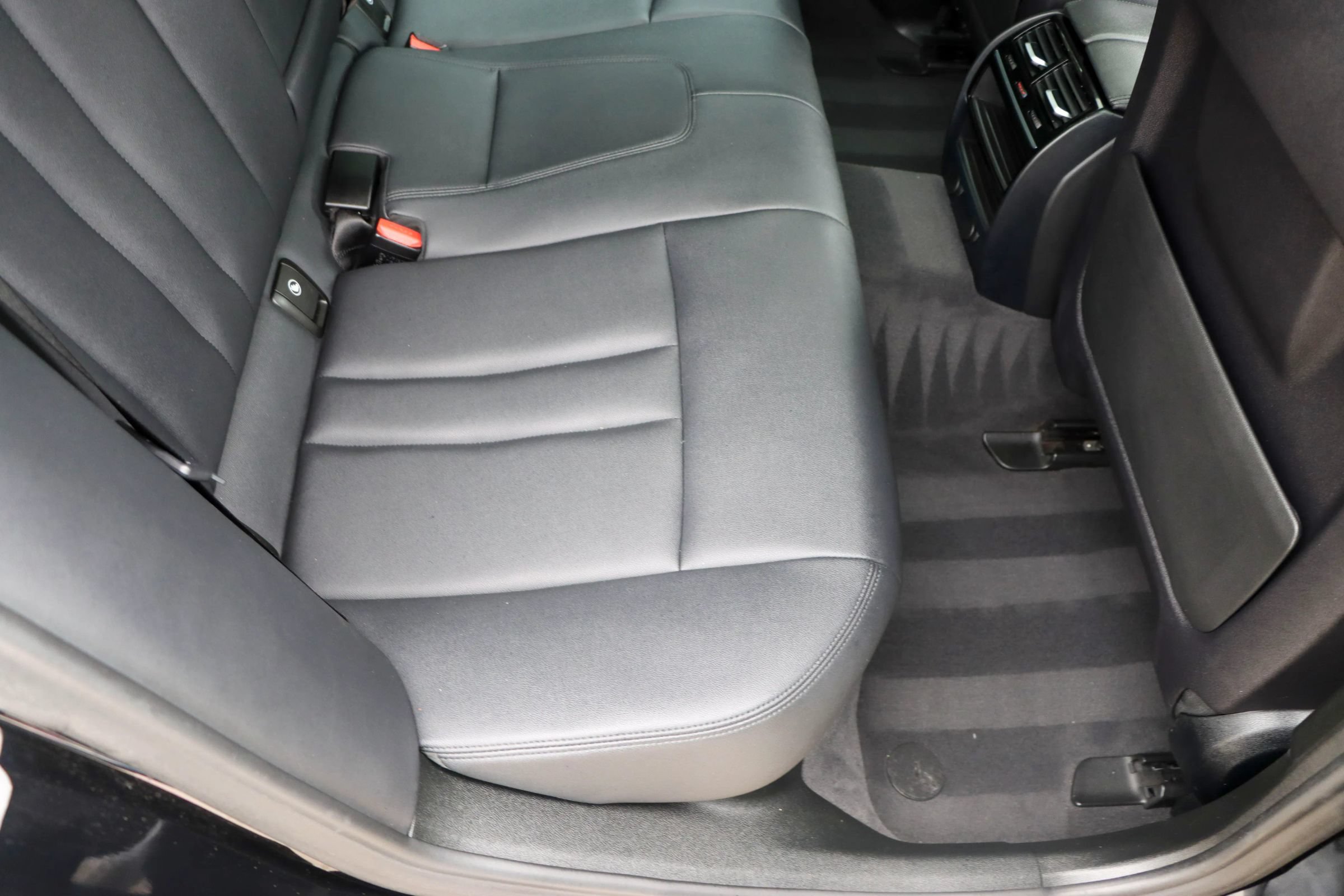 Used 2018 BMW 530e RWD image 20