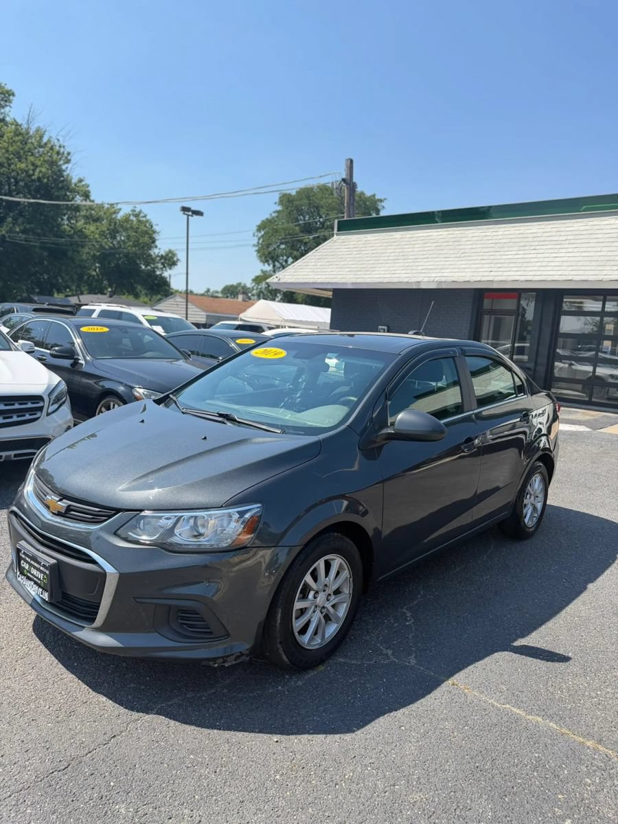 Used 2019 Chevrolet Sonic LT FWD image 2