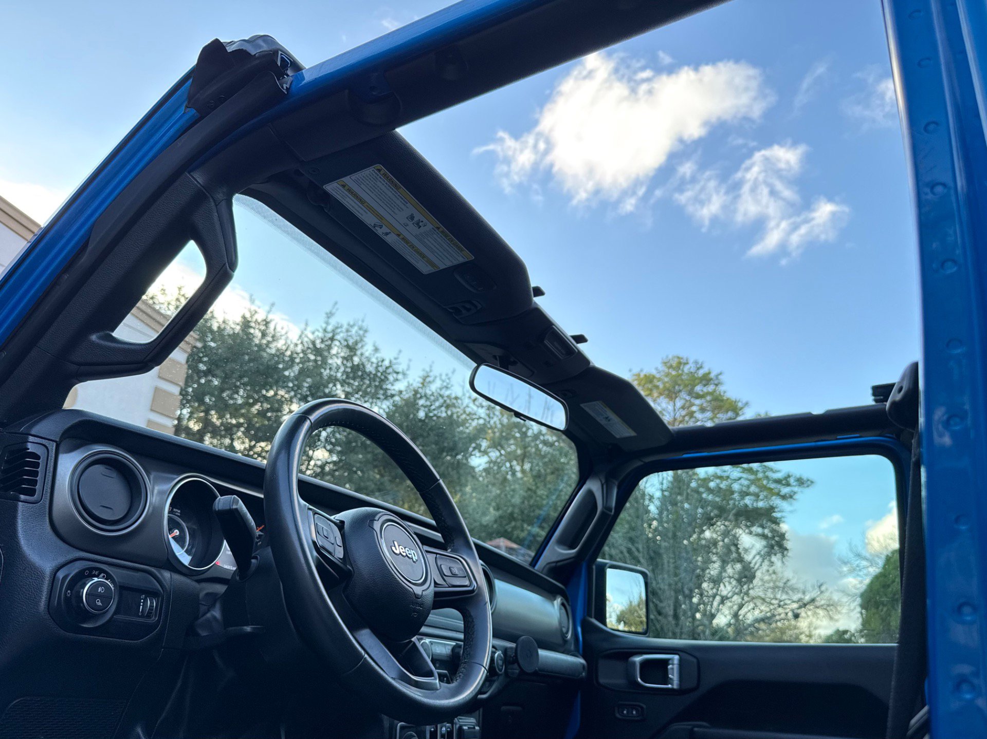 Used 2023 Jeep Gladiator Sport image 20