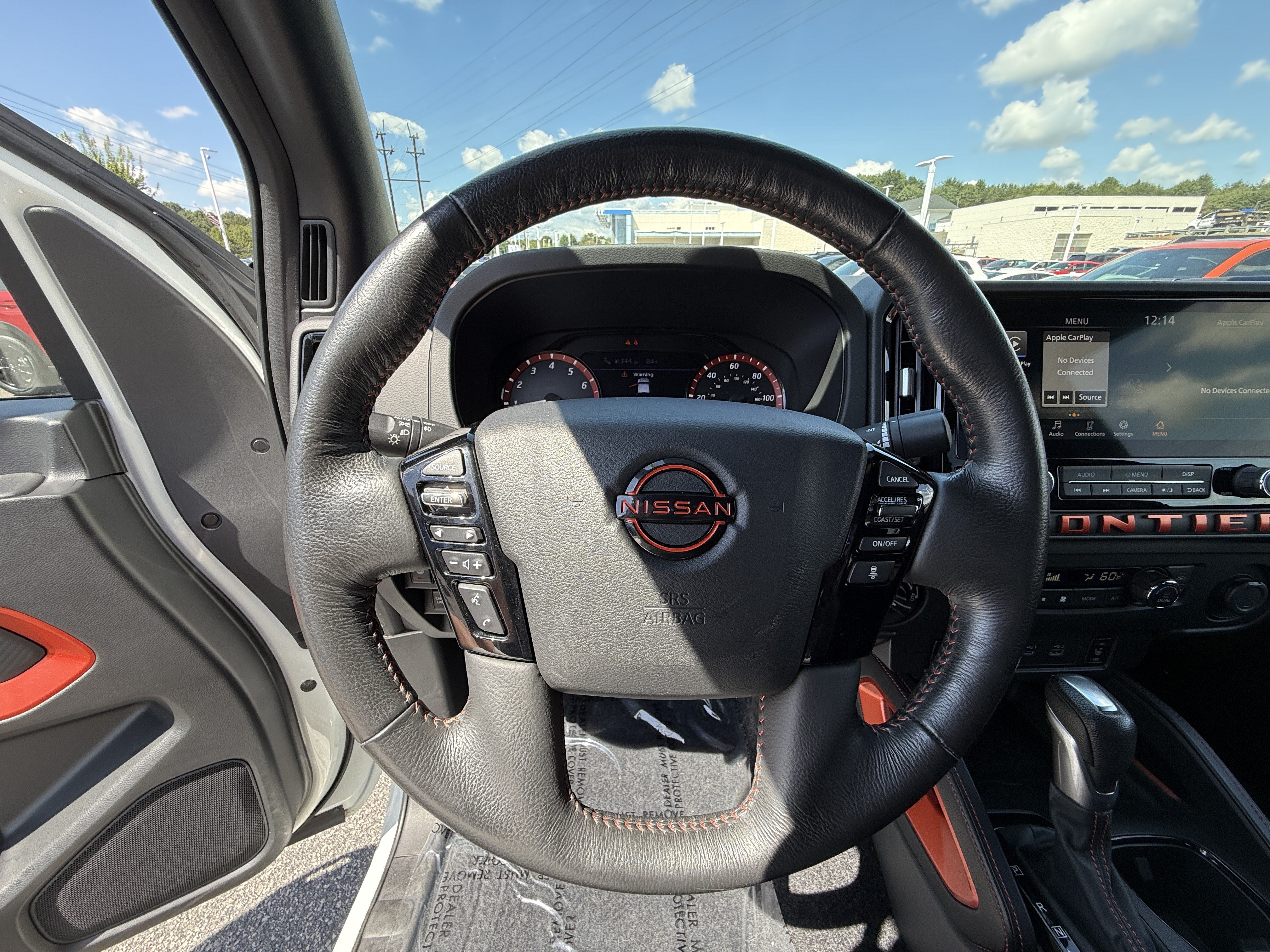 Used 2025 Nissan Frontier PRO-4X w/ Pro Convenience Package AWD/4WD image 18