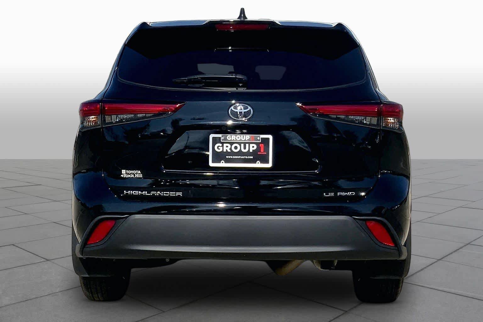 Used 2023 Toyota Highlander LE AWD/4WD image 8