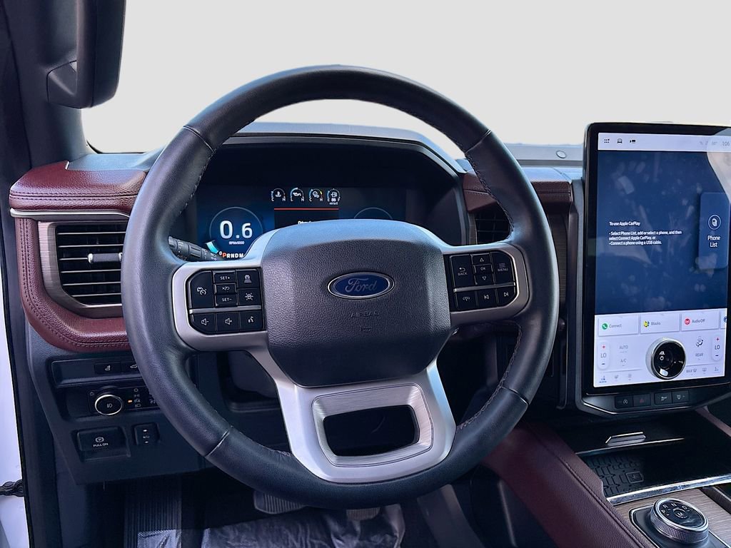 Used 2024 Ford Expedition Limited image 11