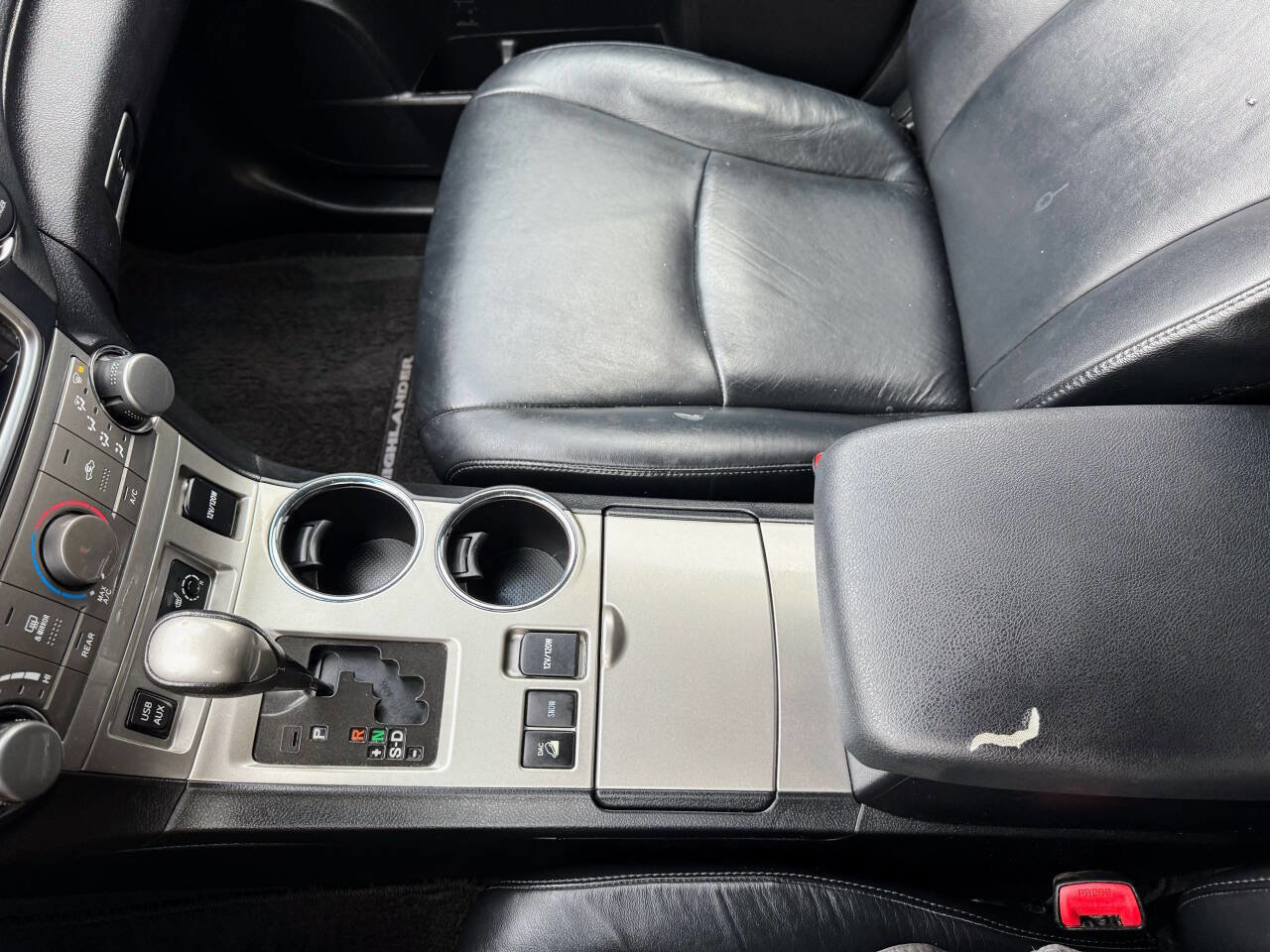 Used 2013 Toyota Highlander SE image 23