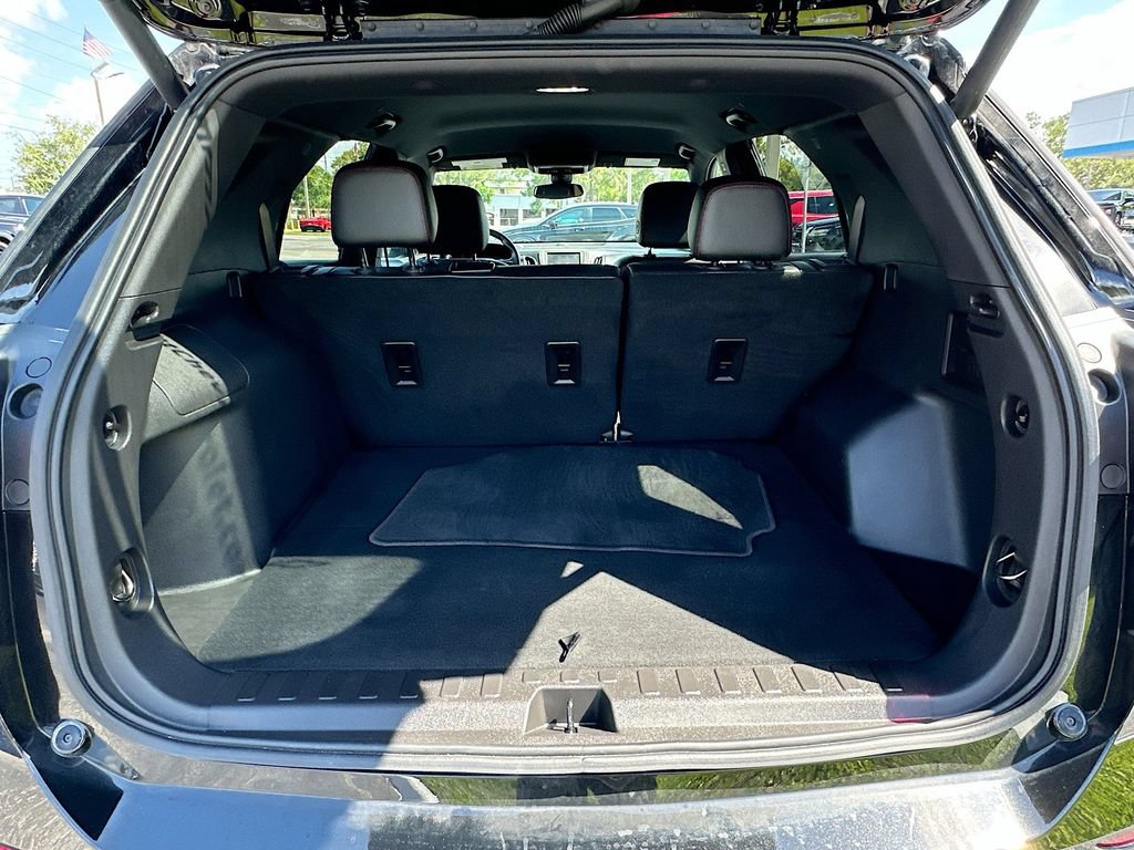 Used 2023 Chevrolet Equinox RS FWD image 25