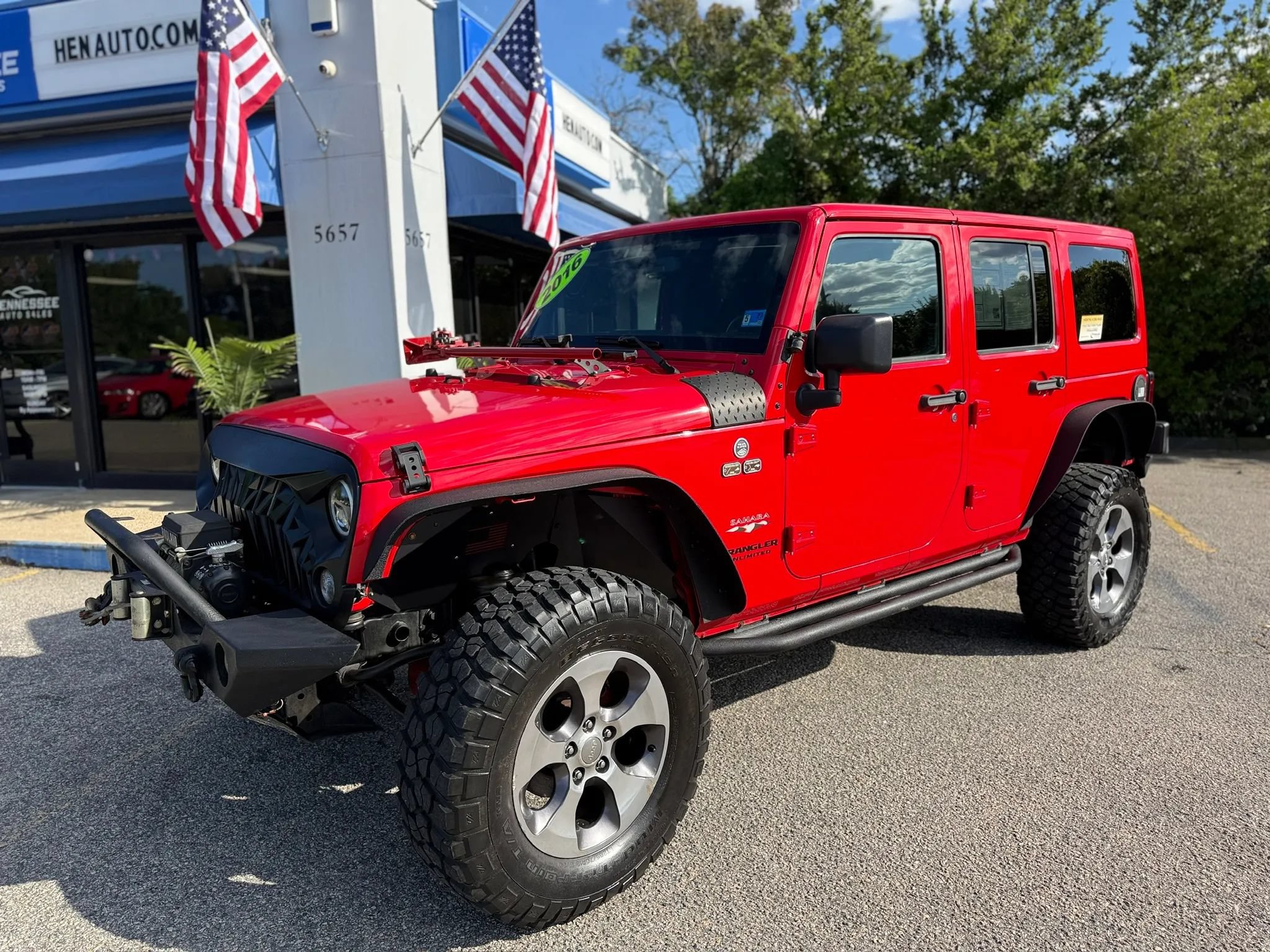 Used 2016 Jeep Wrangler Unlimited Sahara w/ Connectivity Group AWD/4WD image 27