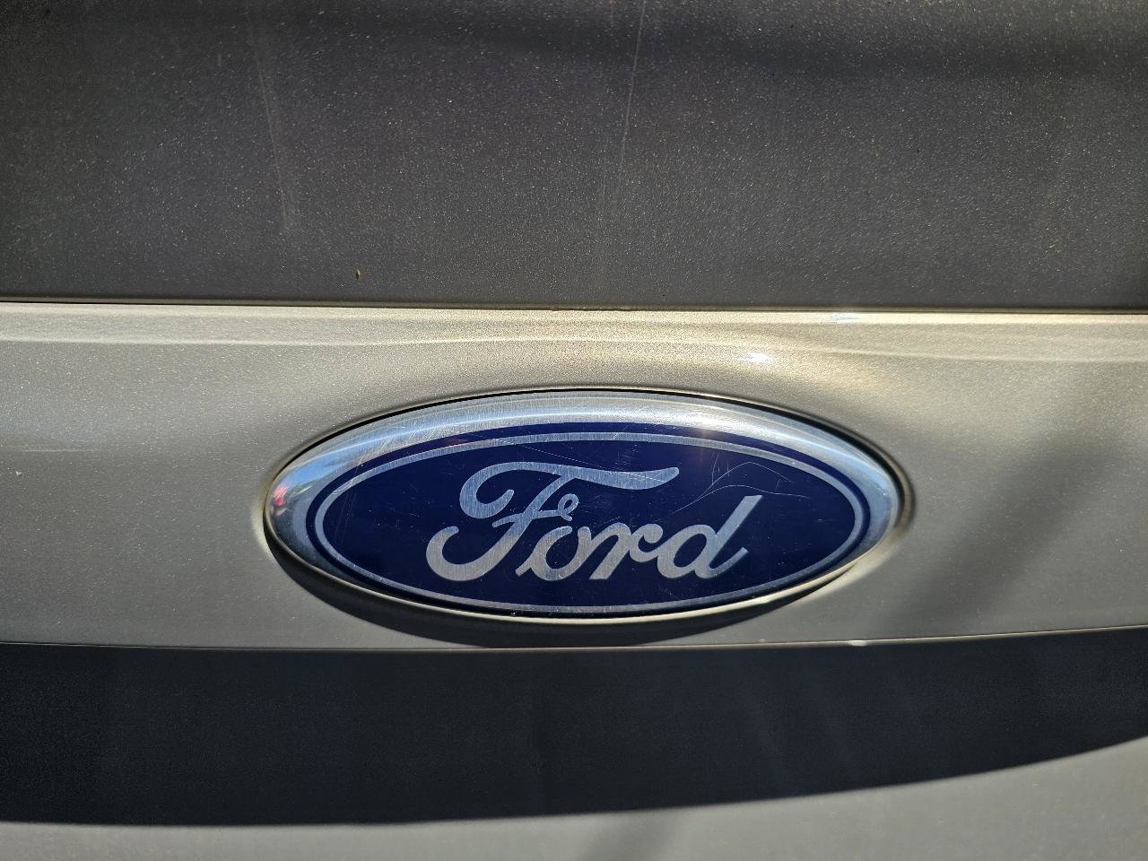 Used 2015 Ford C-MAX SE FWD image 16