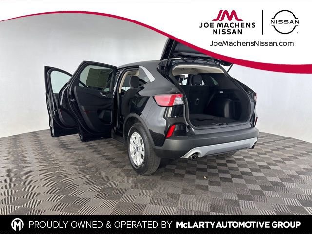 Used 2020 Ford Escape SE image 16