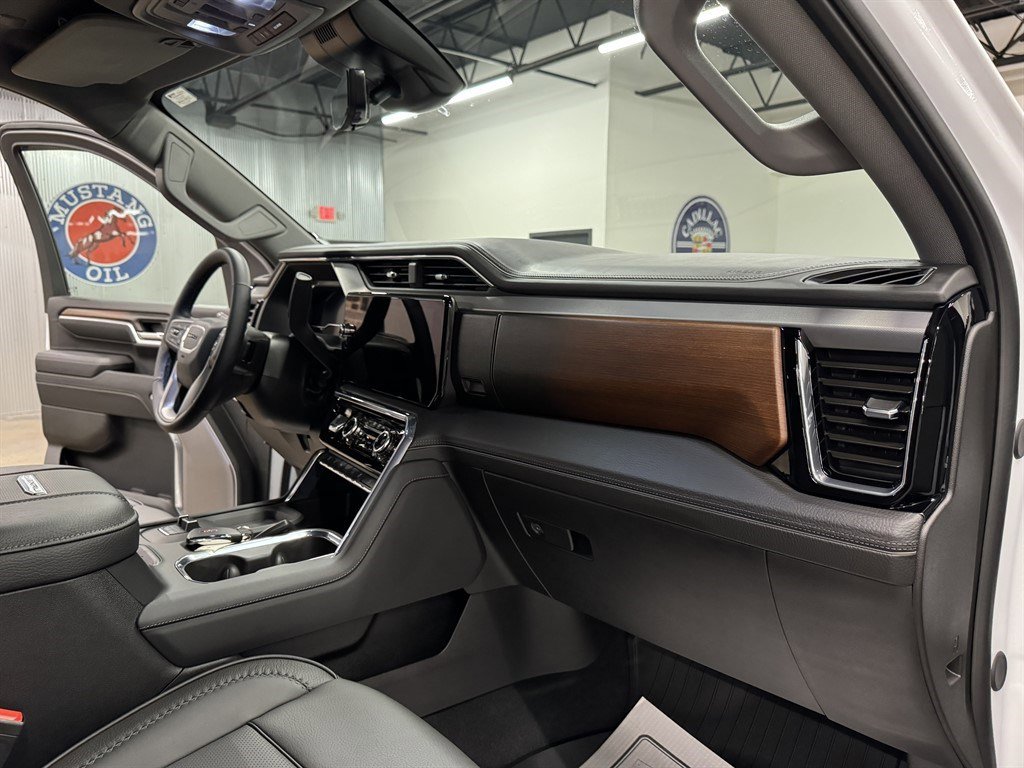 Used 2024 GMC Sierra 2500 Denali w/ Denali Reserve Package image 39