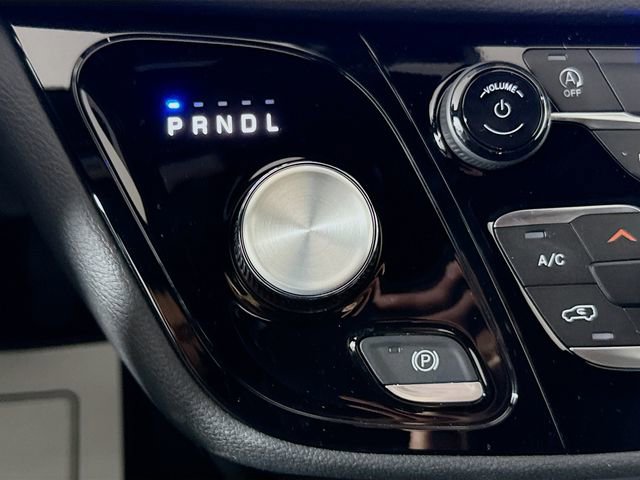 New 2026 Chrysler Pacifica Select AWD/4WD image 16