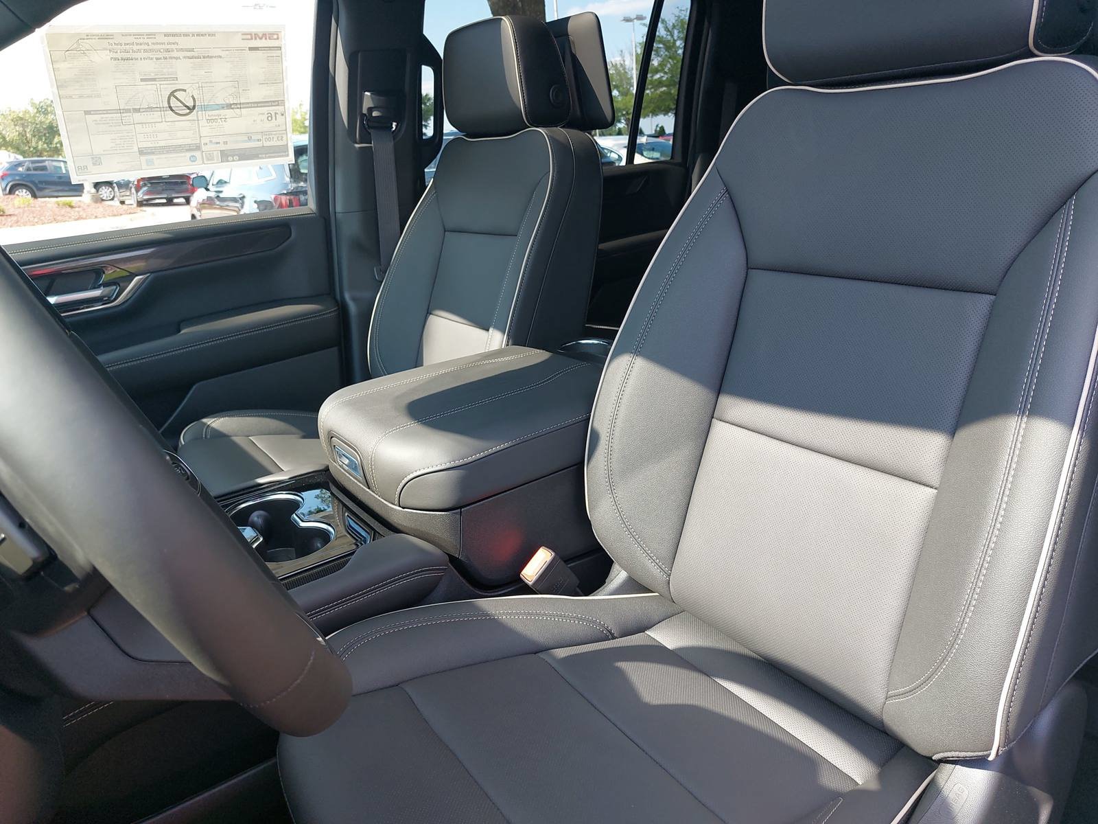 New 2026 GMC Yukon XL Elevation w/ Elevation Premium Package AWD/4WD image 16