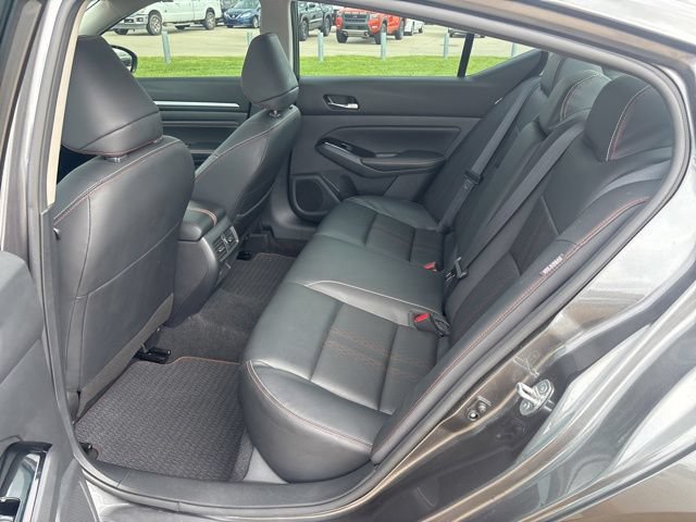 Used 2023 Nissan Altima 2.0 SR FWD image 25