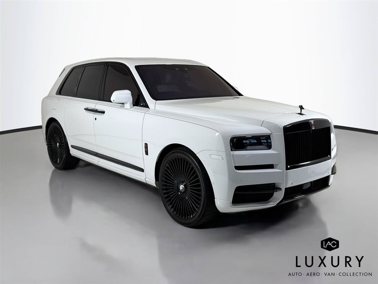 Used 2021 Rolls-Royce Cullinan AWD/4WD image 3