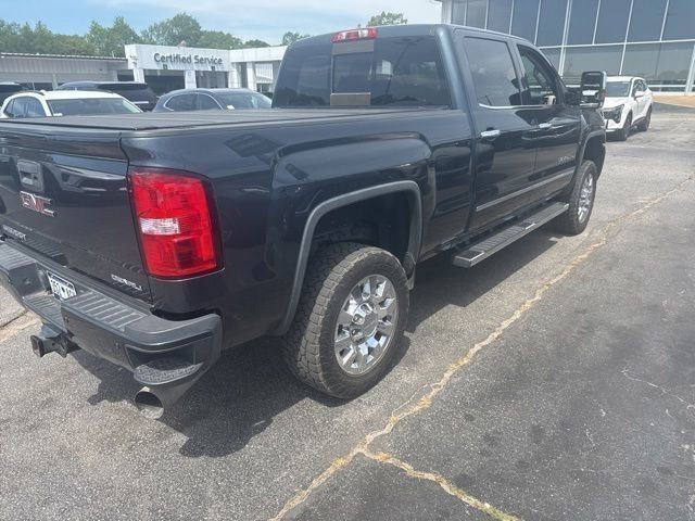 Used 2018 GMC Sierra 2500 Denali w/ Duramax Plus Package AWD/4WD image 4
