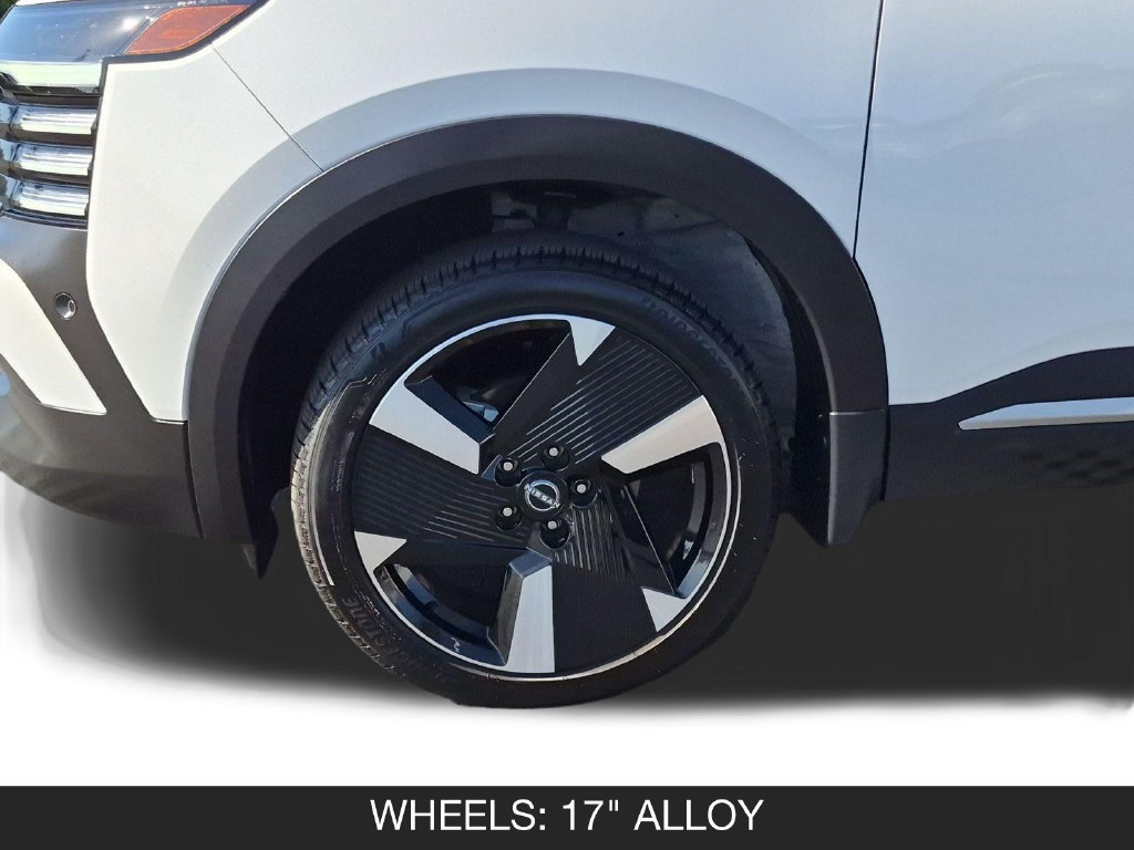 Certified 2025 Nissan Kicks SR FWD image 11